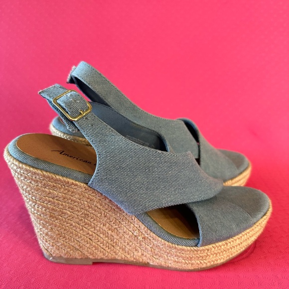 AMERICAN EAGLE WEDGES - Picture 4 of 9
